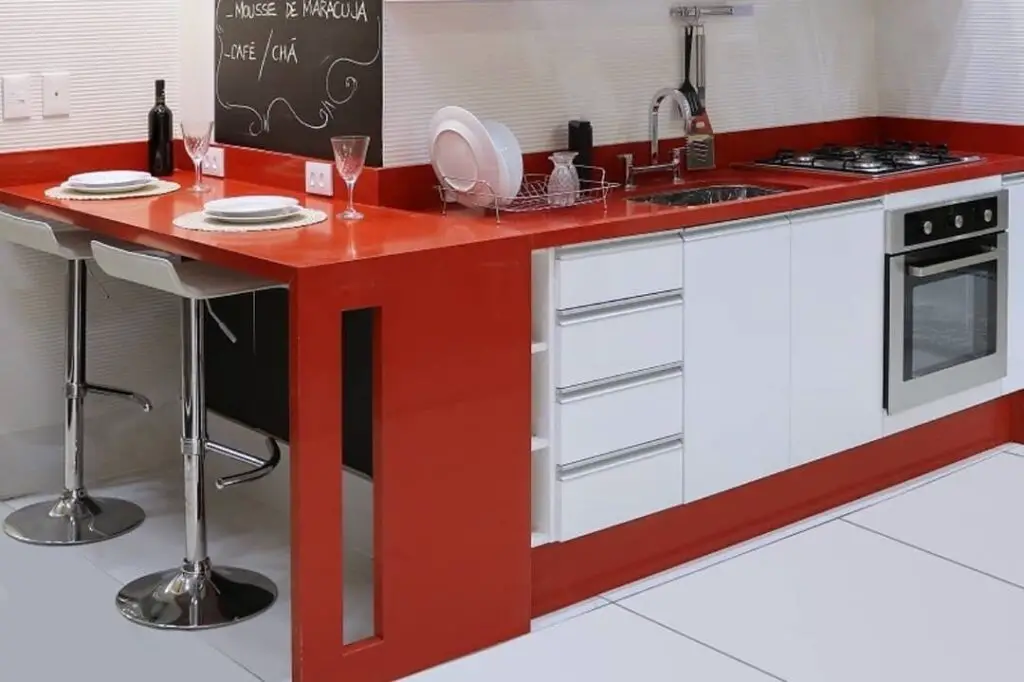 Cozinha original em granito vermelho