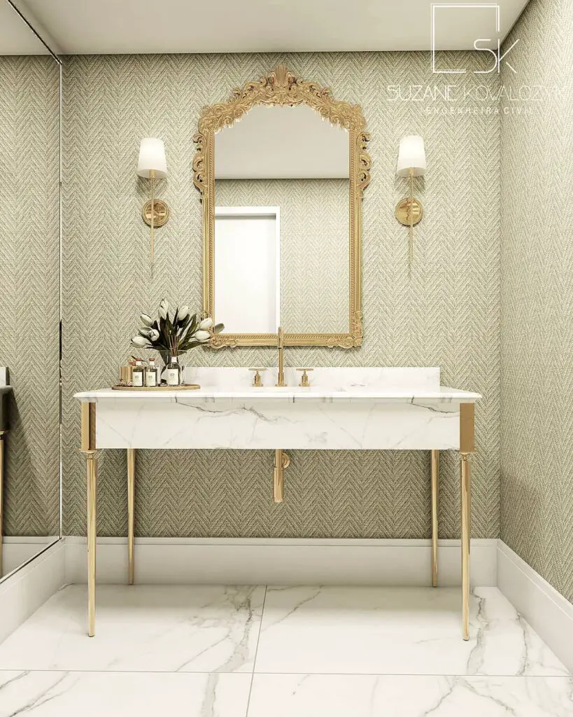 Espelho para banheiro com moldura dourada trabalhada
