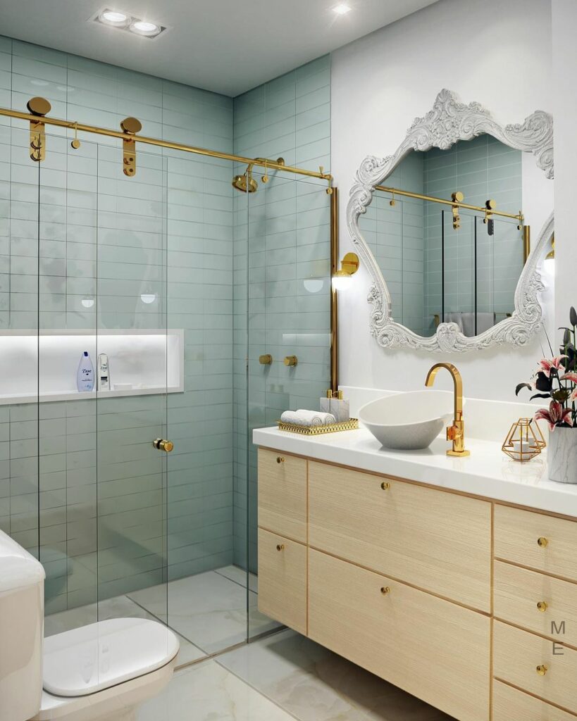 Espelho para banheiro com moldura exuberante em branco