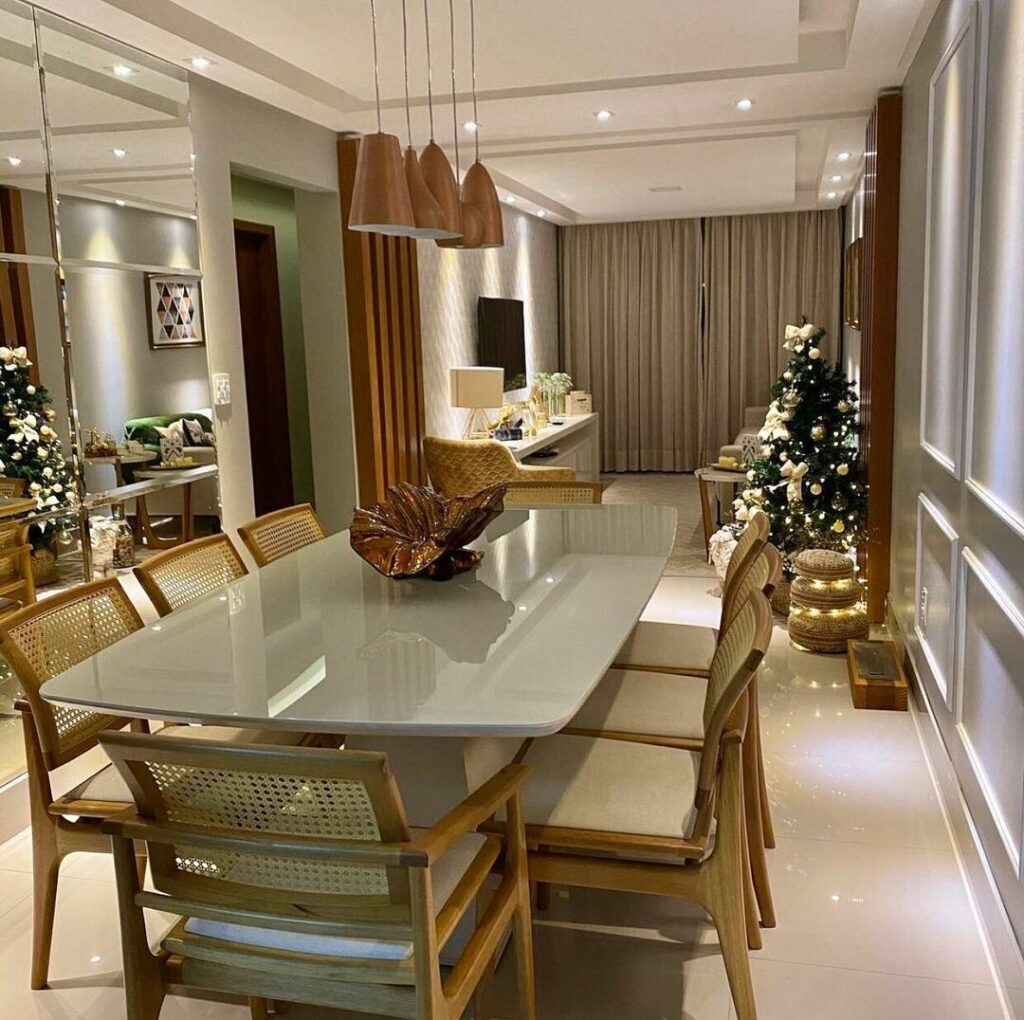 Sala de estar e jantar decorada com charme e elegância
