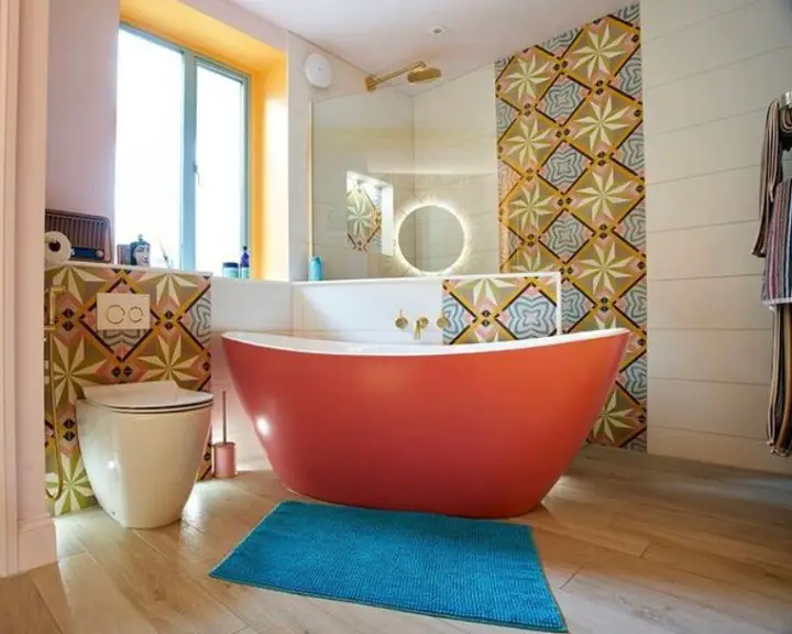 banheiro moderno colorido