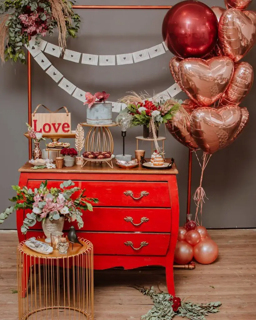 Decoração de Dia dos Namorados com balões